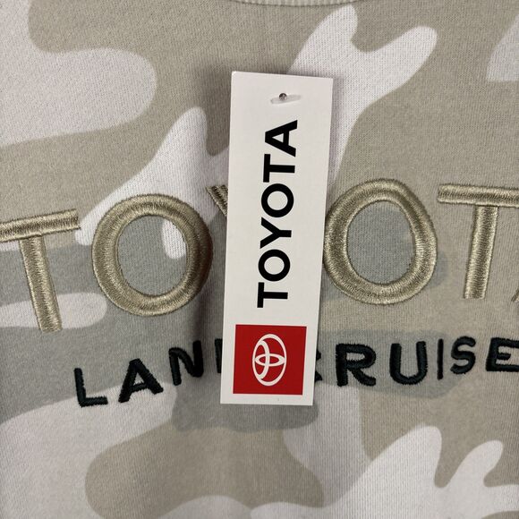 Official Toyota Land Cruiser Camo Crewneck Sweatshirt TIKTOK Viral Sz Medium NWT - Picture 3 of 6